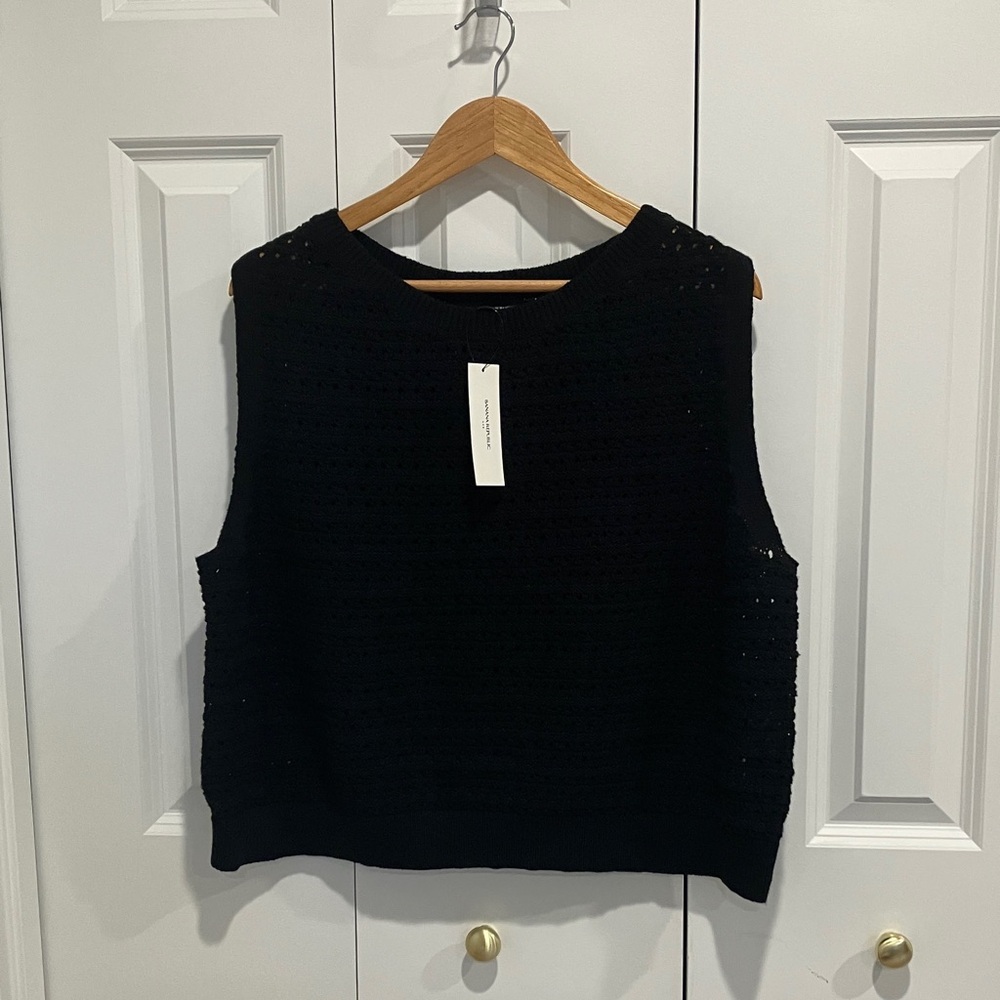 NWT! Banana Republic black open-stitch sweater tank size XXL